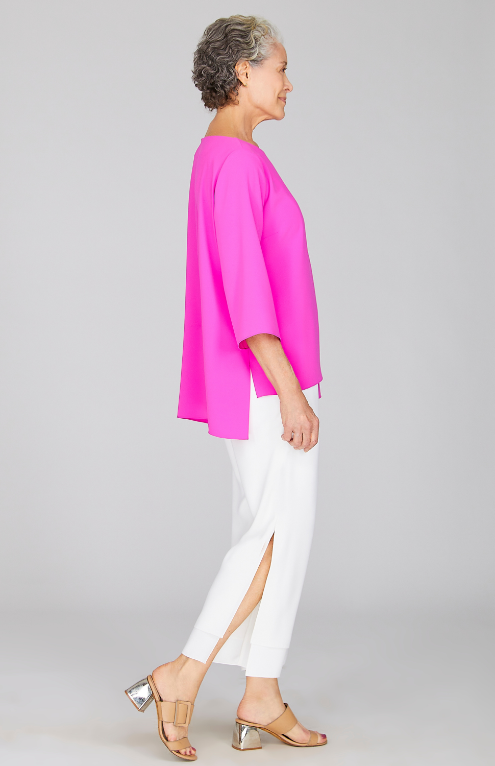 Nancy is 5'10" and wearing a size XS in Azalea.