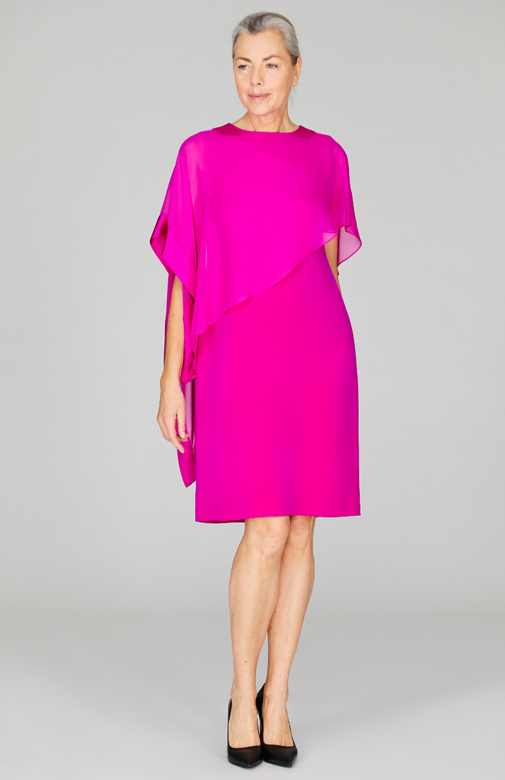 Fabienne is wearing Fuchsia in size XS.