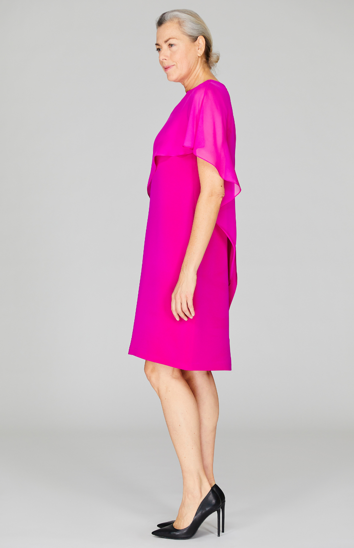 Fabienne is wearing Fuchsia in size XS.