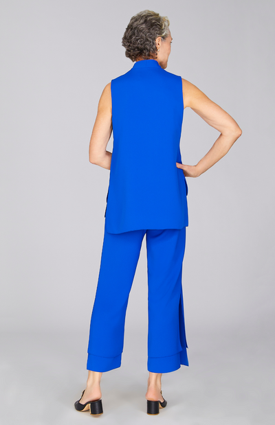 Nancy is 5'9" and wearing Cobalt in XS.