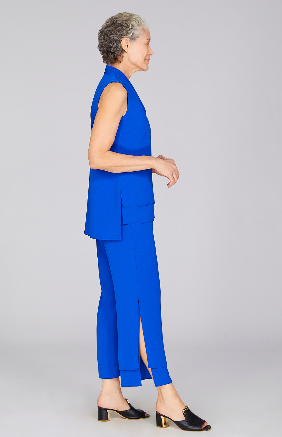 Nancy is 5'9" and wearing Cobalt in XS.