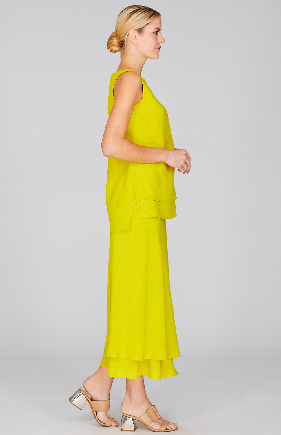 Gabby is 5' 10" wearing Citrus in XS.